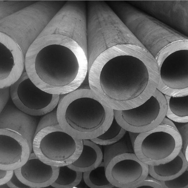 不銹鋼鋼管的表面瑕疵對其耐腐蝕性能有著重要影響